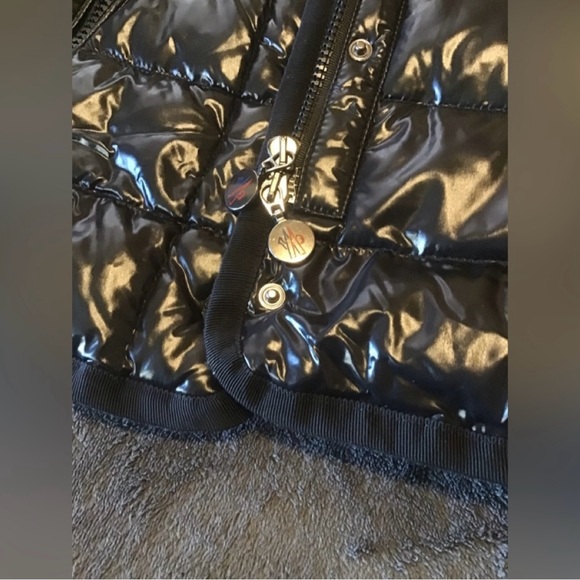 Armoise Short Down Jacket size 0 Verified-Certified Moncler Excellent Condition - Picture 5 of 12